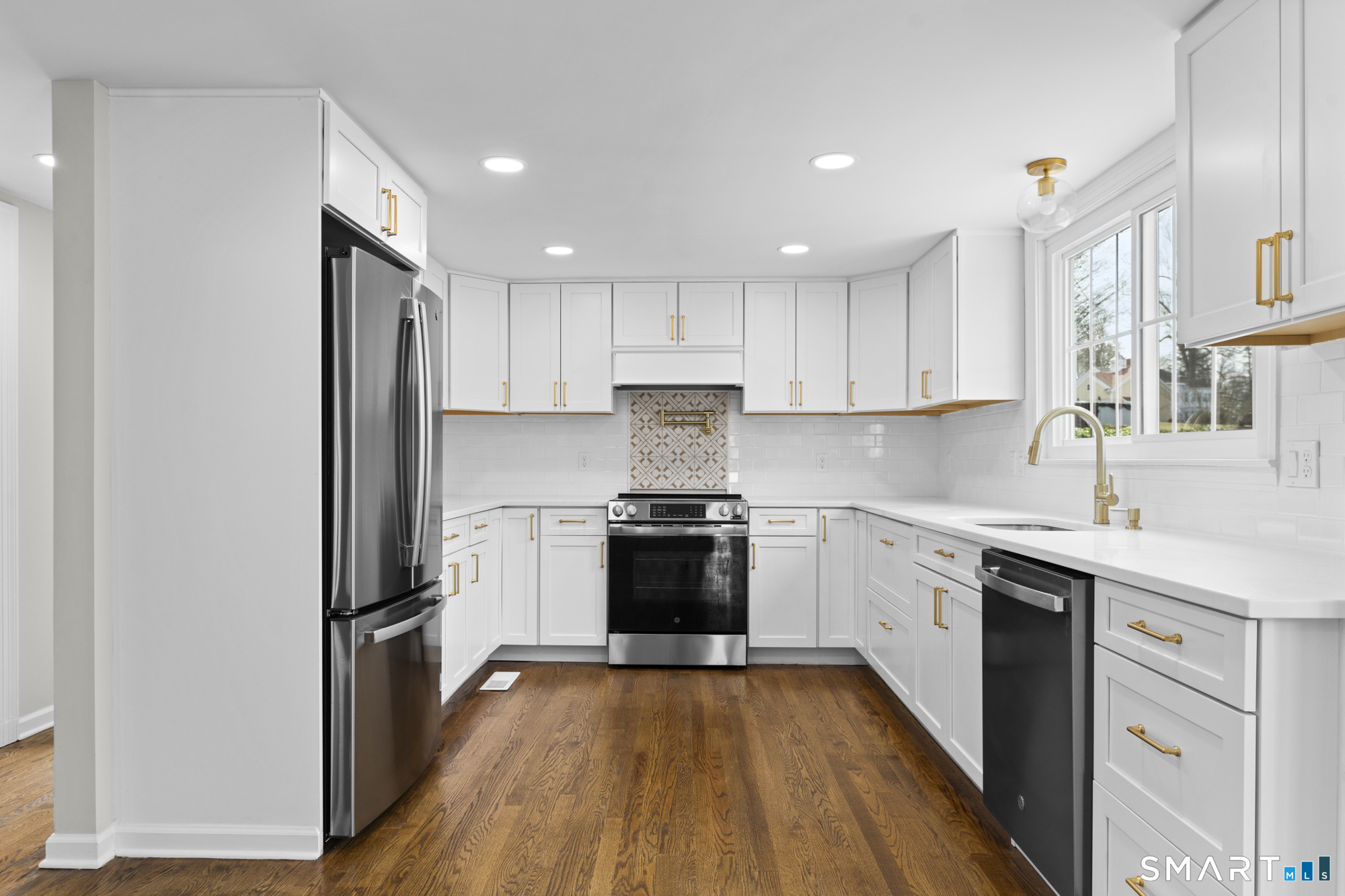 39 Marbern Drive Suffield, CT 06078 - Photo 6 of 35