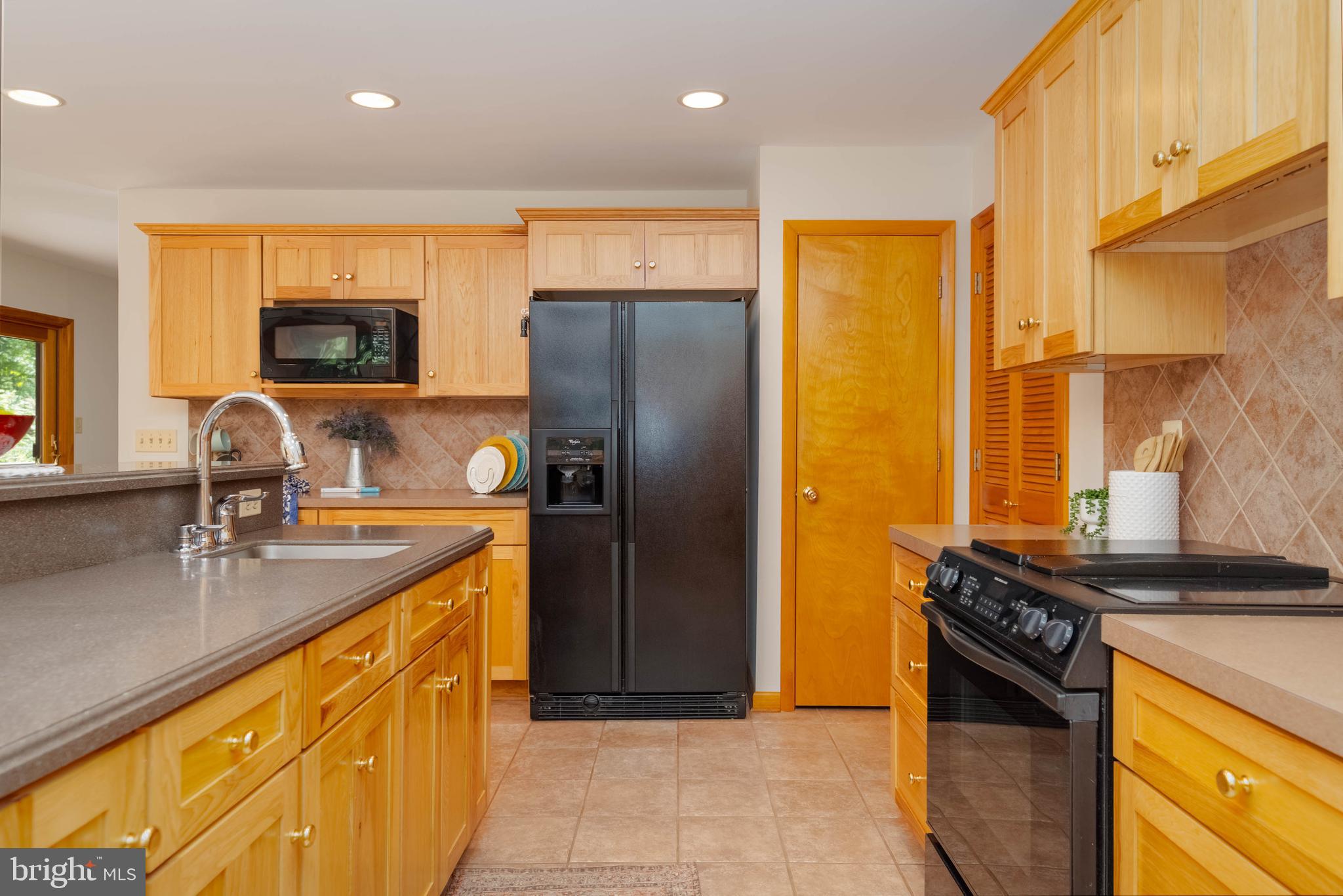 3 Ridgecliff Court Kingsville, MD 21087 - Photo 8 of 65 Custom Cabinetry