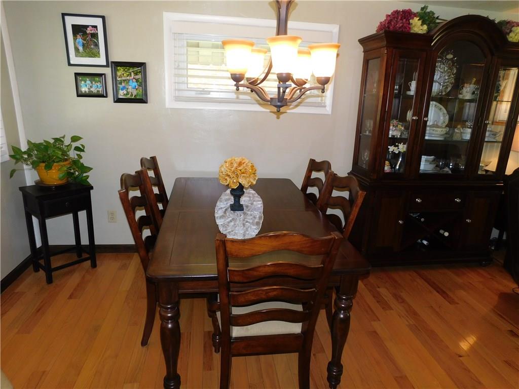 436 Lindsay Road Carnegie, PA 15106 - Photo 4 of 18 Gallery Image 4