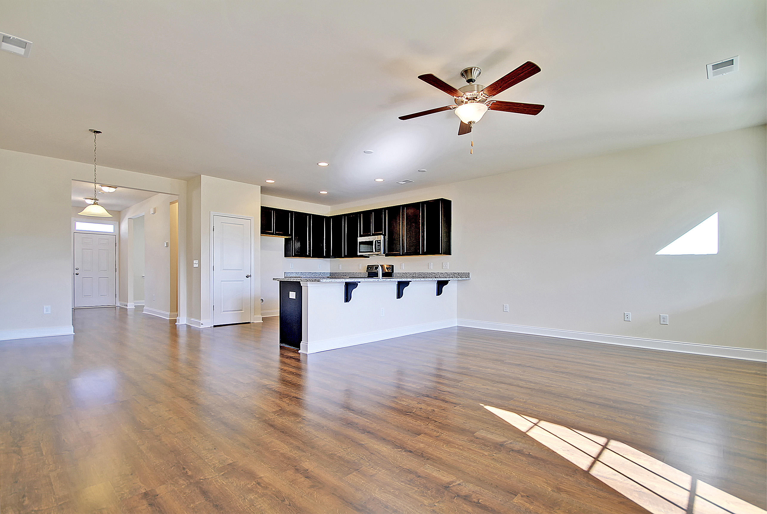 7846 Montview Road North Charleston, SC 29418 - Photo 17 of 50 Living Room