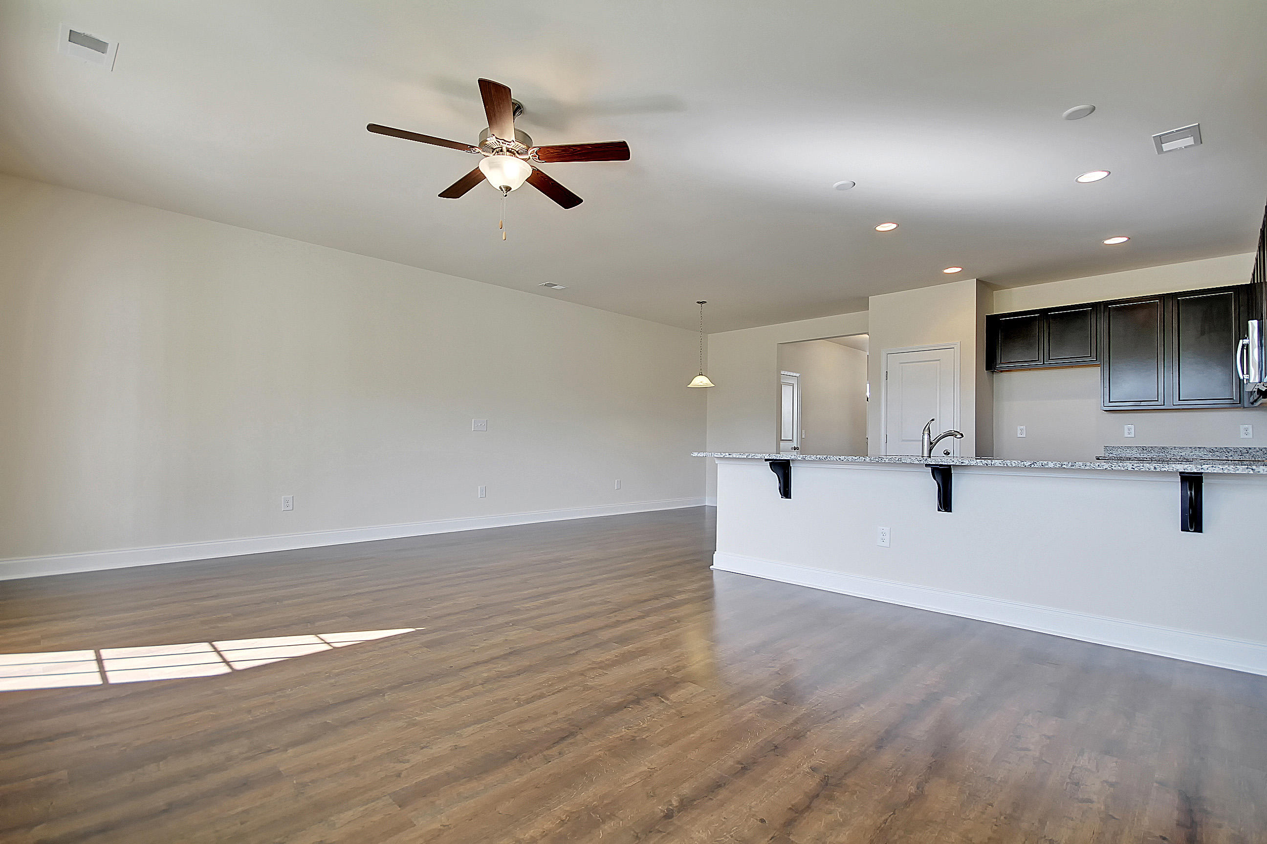 7846 Montview Road North Charleston, SC 29418 - Photo 18 of 50 Living Room