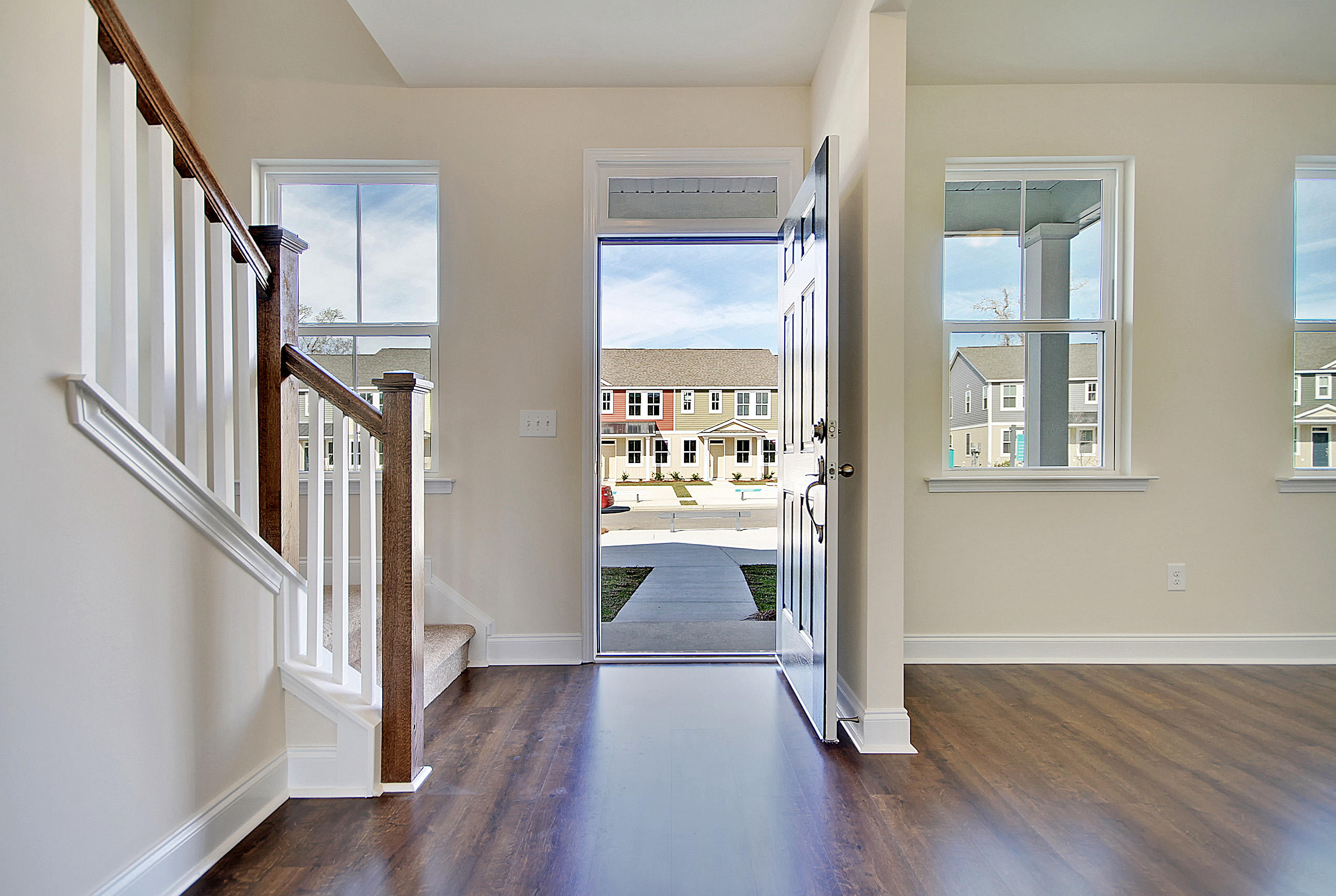 7846 Montview Road North Charleston, SC 29418 - Photo 7 of 50 Foyer