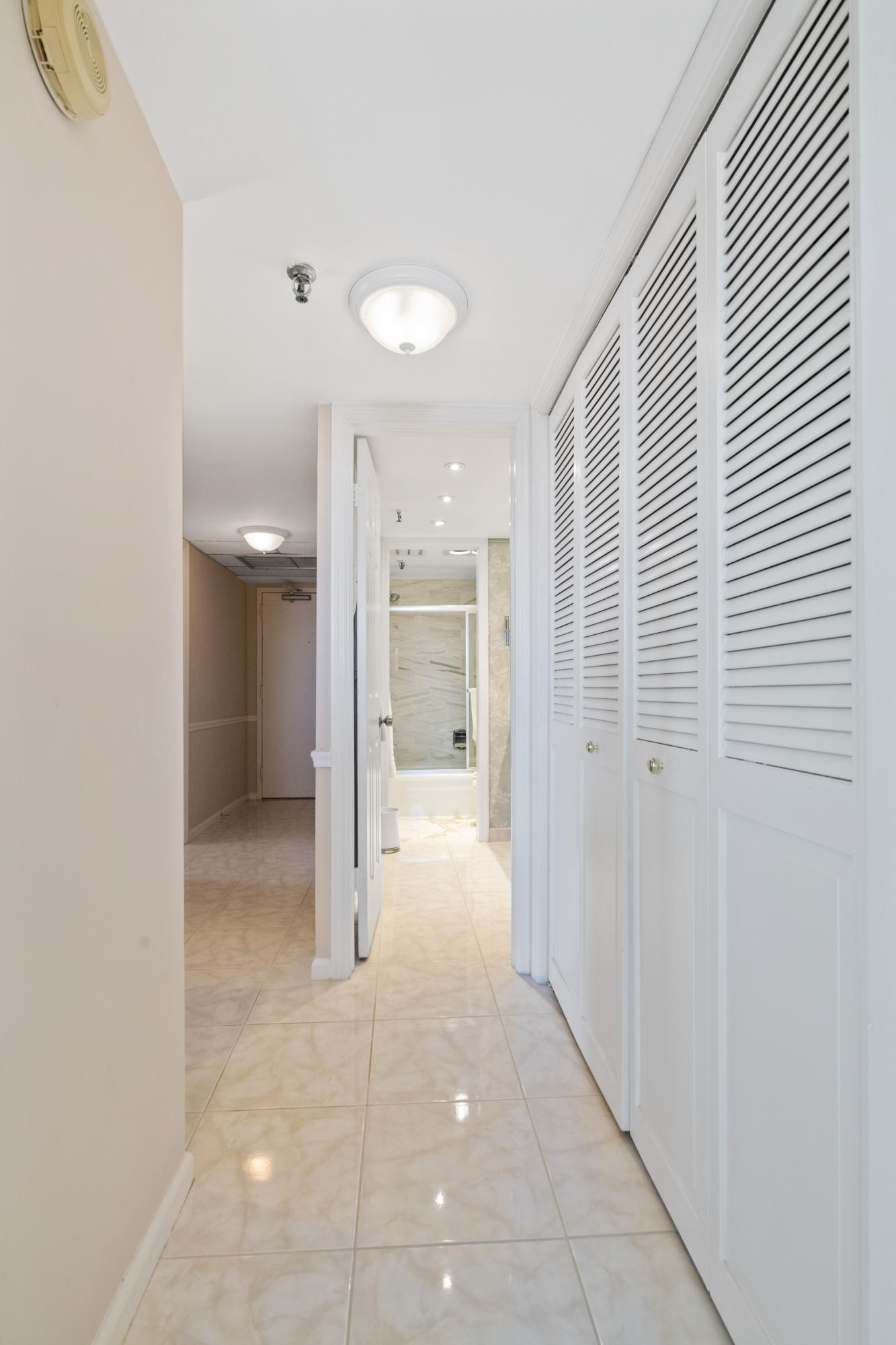 859 Jeffery Street, Unit 814 Boca Raton, FL 33487 - Photo 27 of 37 FXX_8986