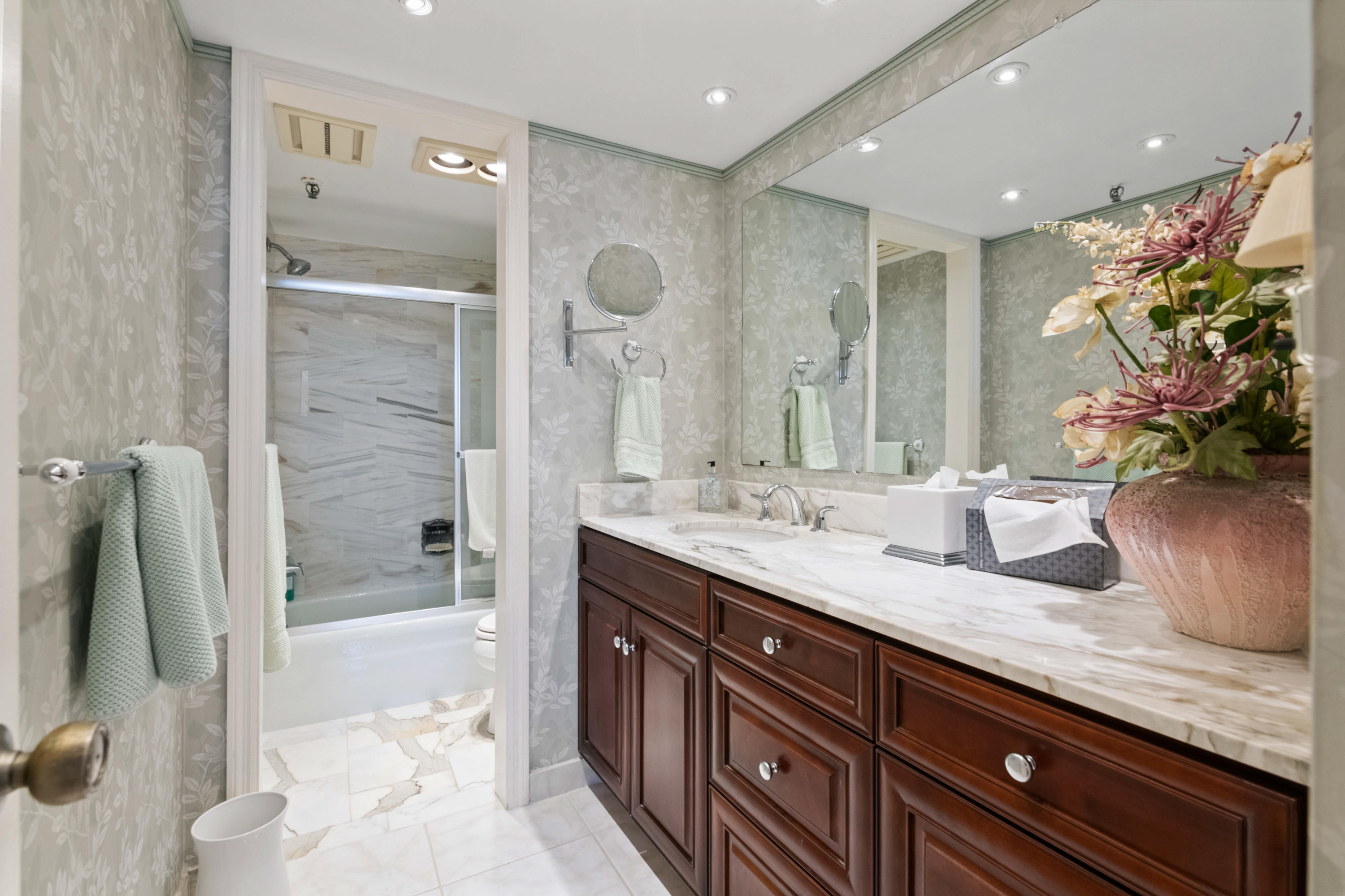 859 Jeffery Street, Unit 814 Boca Raton, FL 33487 - Photo 29 of 37 FXX_8996