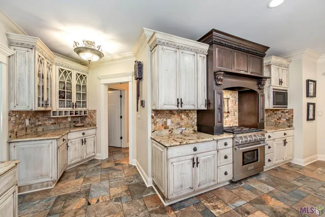 $1,150,000 | 13134 Highway 3235, Larose, LA 70373