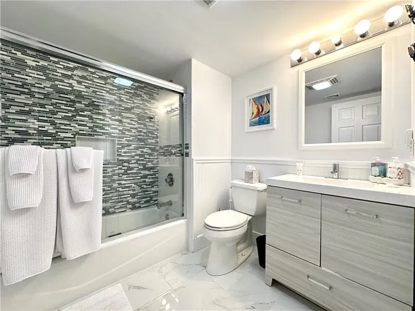 $3,800 | 90 Wolcott Avenue, Unit 1, Middletown, RI 02842