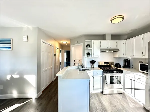 $3,800 | 90 Wolcott Avenue, Unit 1, Middletown, RI 02842