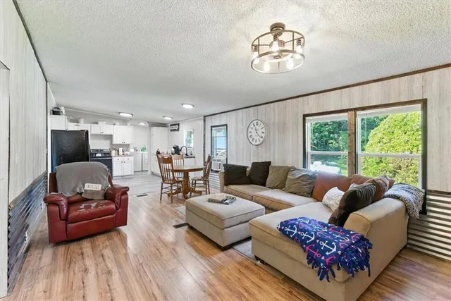 $339,999 | 71 Kirk Road Northwest, White, GA 30184