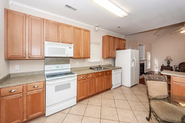 $2,550 | 8340 Berringer, North Charleston, SC 29418