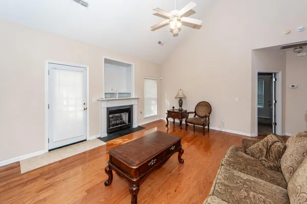 $2,550 | 8340 Berringer, North Charleston, SC 29418