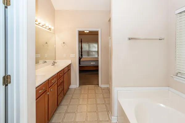 $2,550 | 8340 Berringer, North Charleston, SC 29418