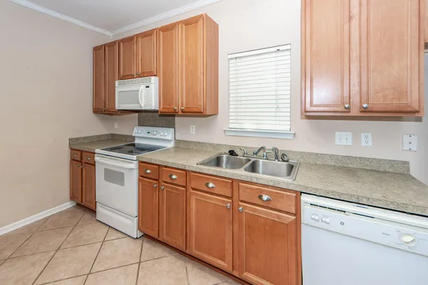 $2,550 | 8340 Berringer, North Charleston, SC 29418