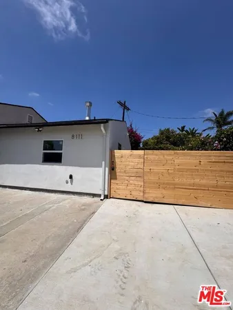 $2,295 | 8111 Osage Avenue, Los Angeles, CA 90045