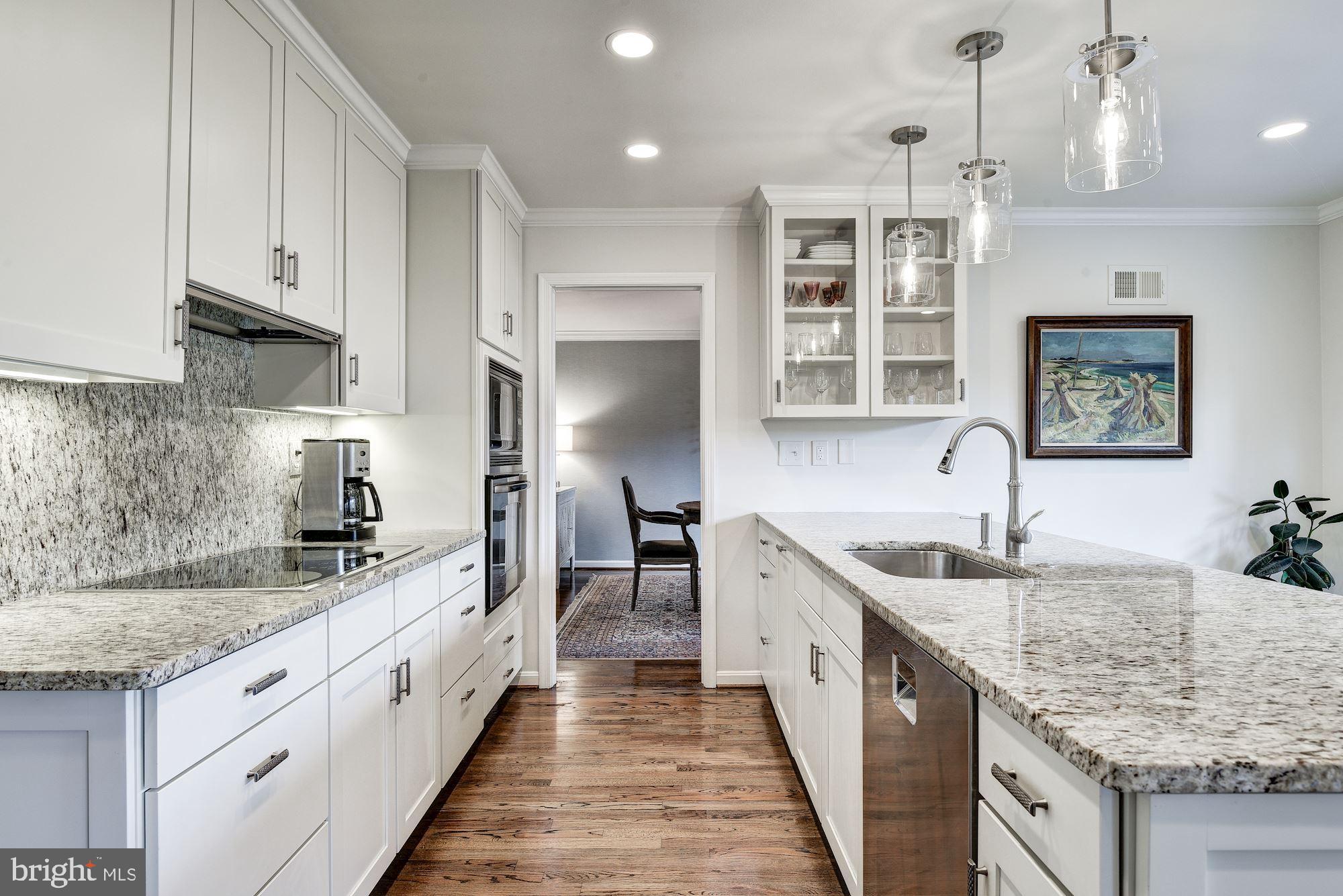 10237 Gainsborough Road Potomac, MD 20854 - Photo 12 of 40 Kitchen