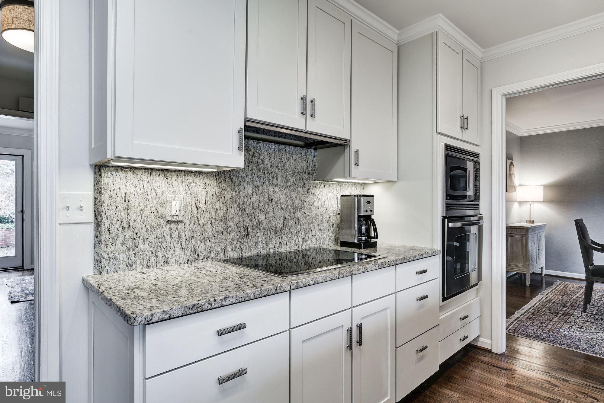 10237 Gainsborough Road Potomac, MD 20854 - Photo 14 of 40 Kitchen