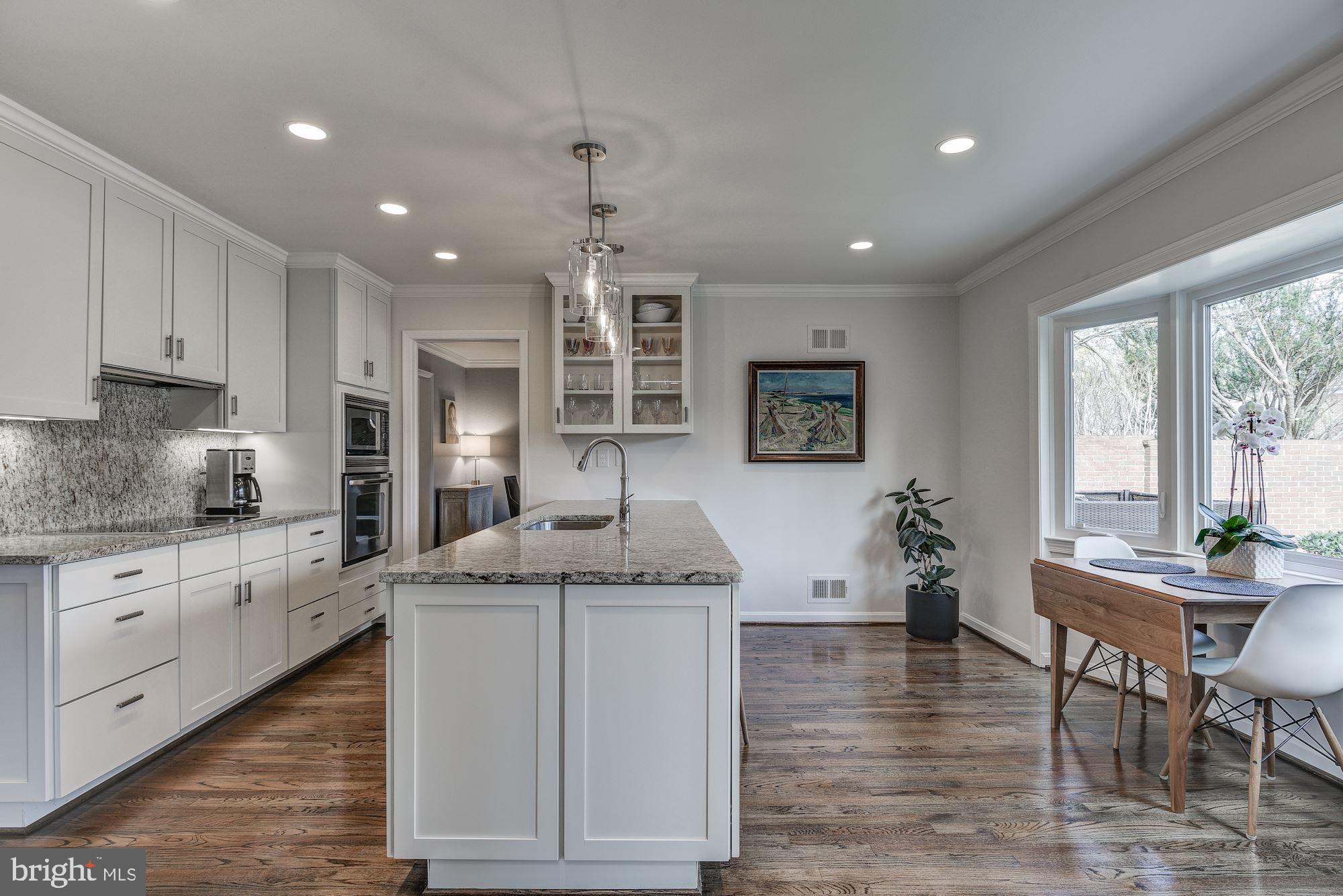 10237 Gainsborough Road Potomac, MD 20854 - Photo 15 of 40 Kitchen
