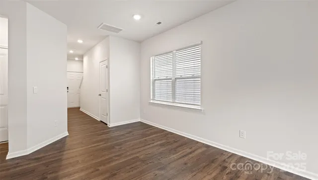 $314,990 | 5 Caroline Vly Lane, Hendersonville, NC 28792