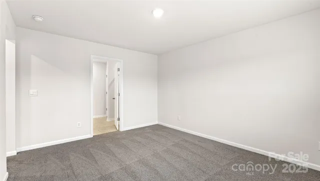 $314,990 | 5 Caroline Vly Lane, Hendersonville, NC 28792