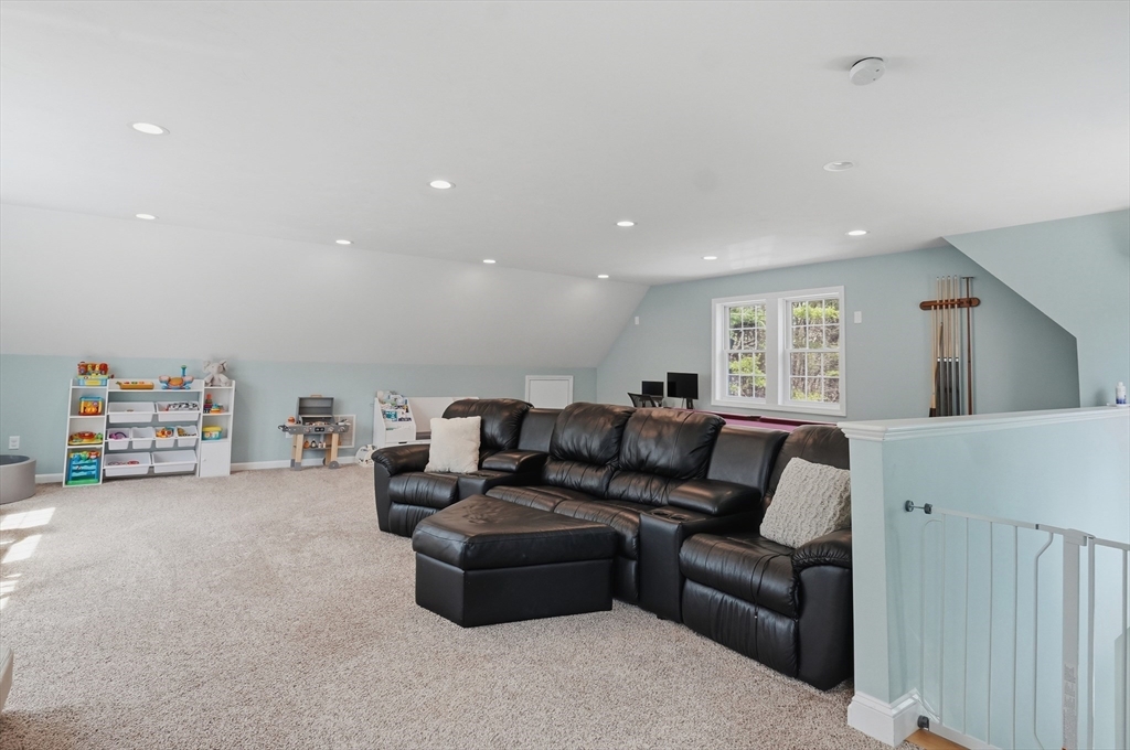 268 Pollard Road Northbridge, MA 01534 - Photo 11 of 35