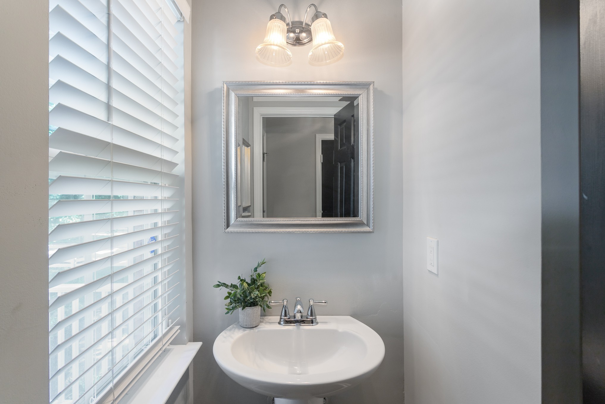 2142 Nashboro Boulevard Nashville, TN 37217 - Photo 3 of 22