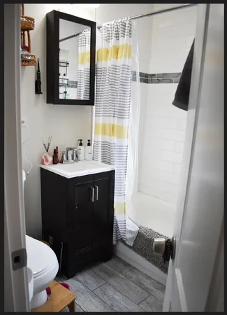 $2,895 | 3817.5 North Greenview Avenue, Unit 1E, Chicago, IL 60613