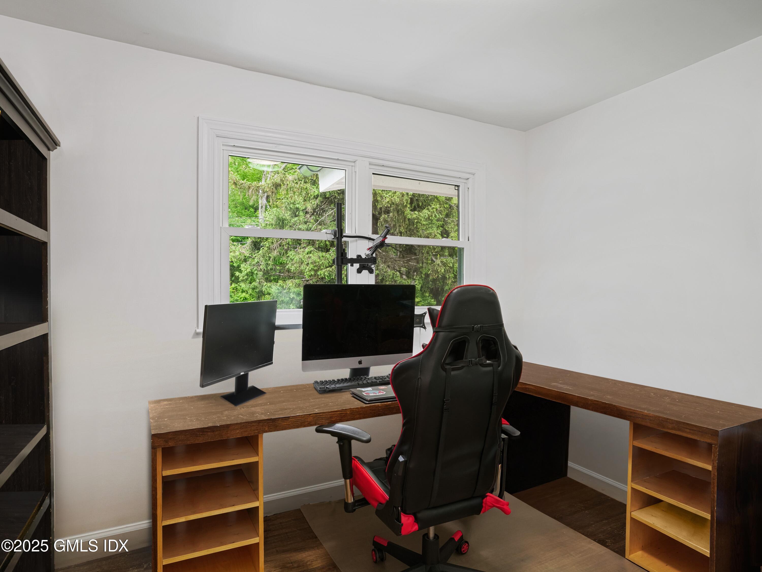 330 Cognewaugh Road Cos Cob, CT 06807 - Photo 11 of 24 Office
