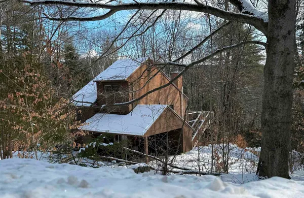 $395,000 | 525 Morgan Road, Hartford, VT 05059
