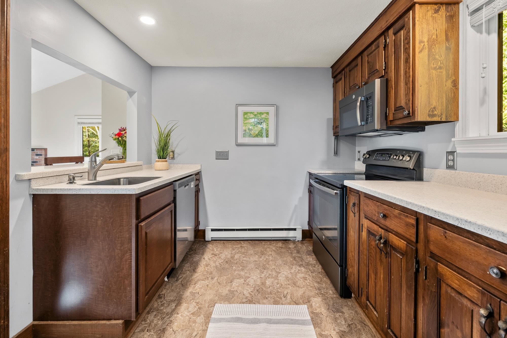 525 Morgan Road Hartford, VT 05059 - Photo 14 of 59