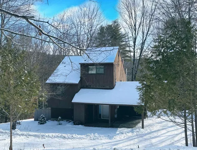 $395,000 | 525 Morgan Road, Hartford, VT 05059