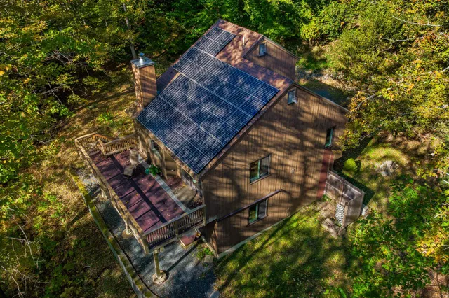 $395,000 | 525 Morgan Road, Hartford, VT 05059