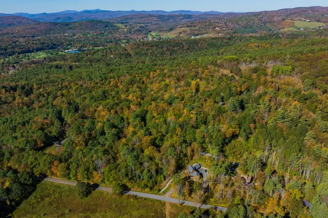$395,000 | 525 Morgan Road, Hartford, VT 05059