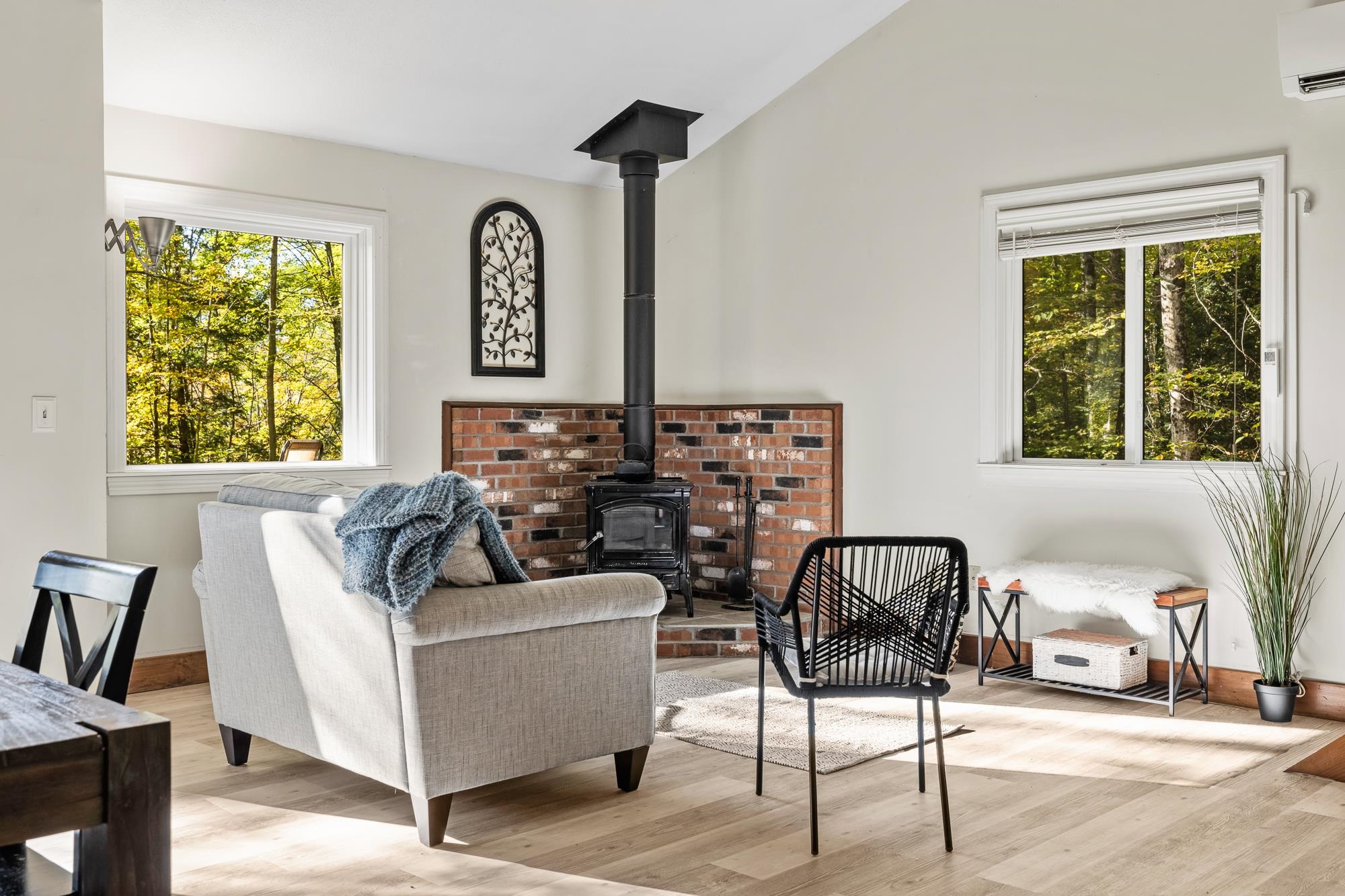 525 Morgan Road Hartford, VT 05059 - Photo 9 of 59