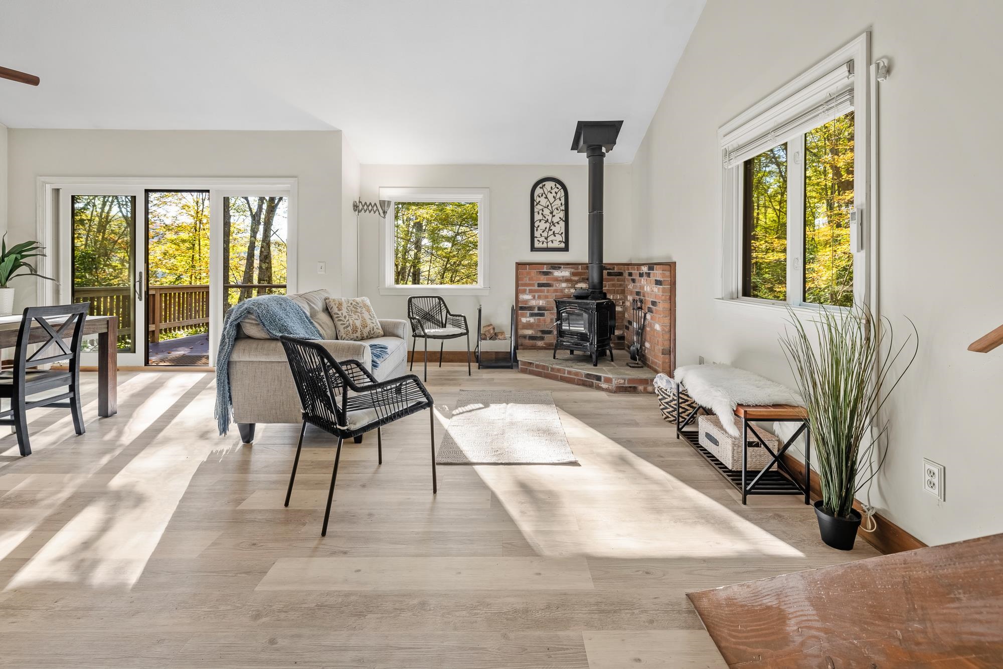 525 Morgan Road Hartford, VT 05059 - Photo 10 of 59