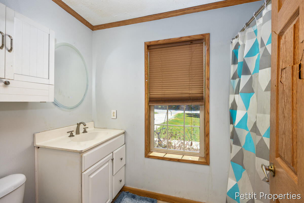 2481 Bauer Road Jenison, MI 49428 - Photo 11 of 30 2481-Bauer_011