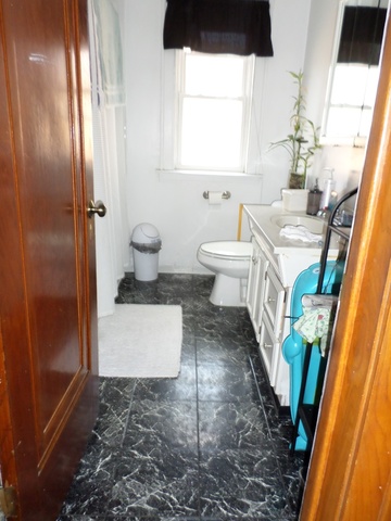 2528 Ridgeland Avenue Berwyn, IL 60402 - Photo 4 of 23