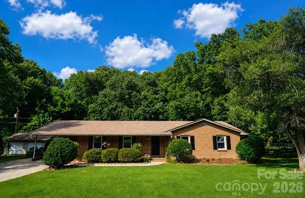 $369,000 | 2914 Dresden Drive, Gastonia, NC 28056