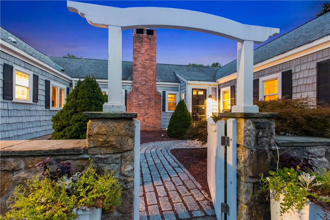 994 Cowesett Road Warwick, RI 02886 - Photo 4 of 38