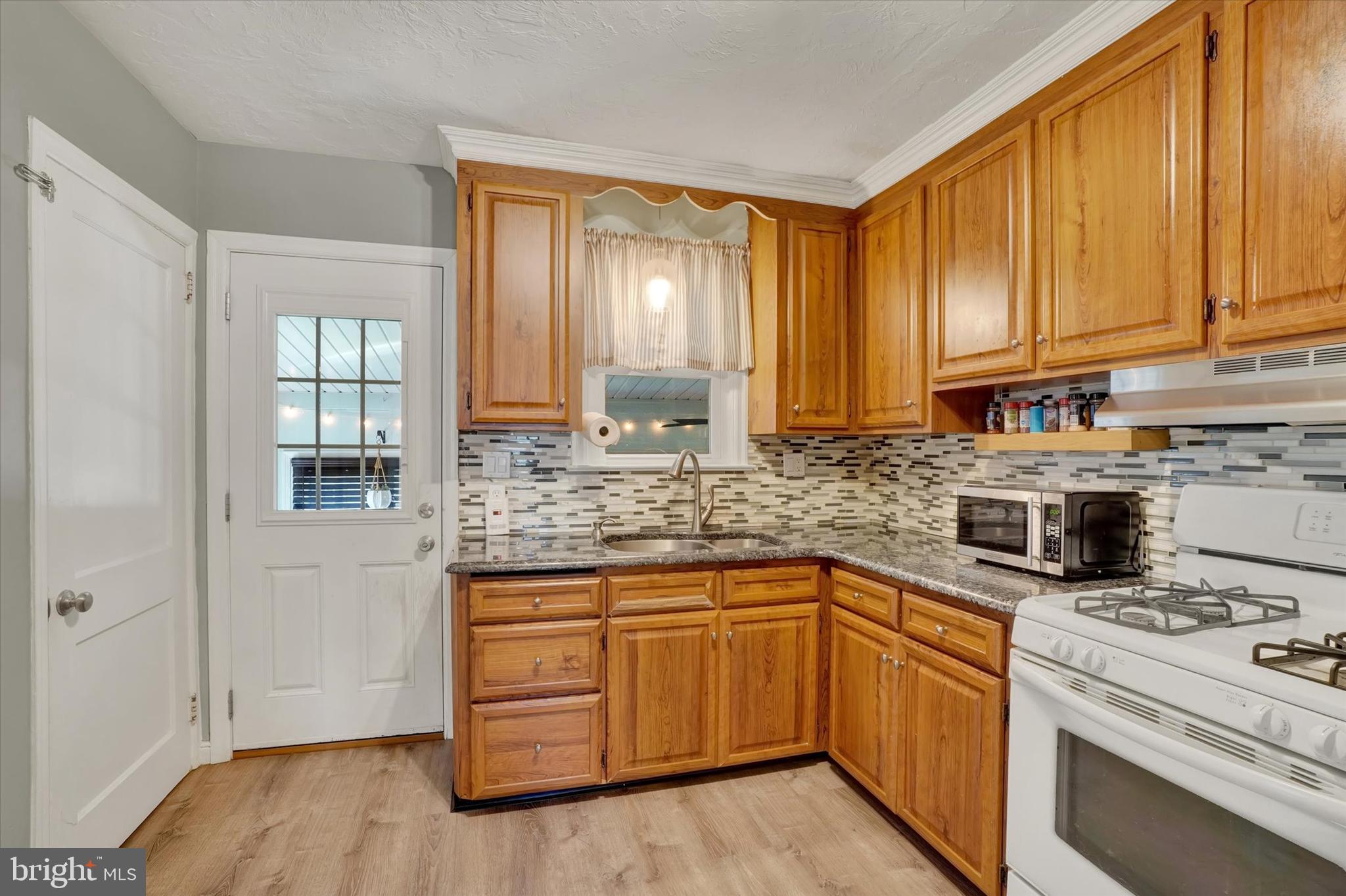 114 Greystone Road York, PA 17402 - Photo 7 of 32