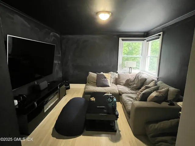 $1,300,000 | 18 Sherman Avenue, Greenwich, CT 06830