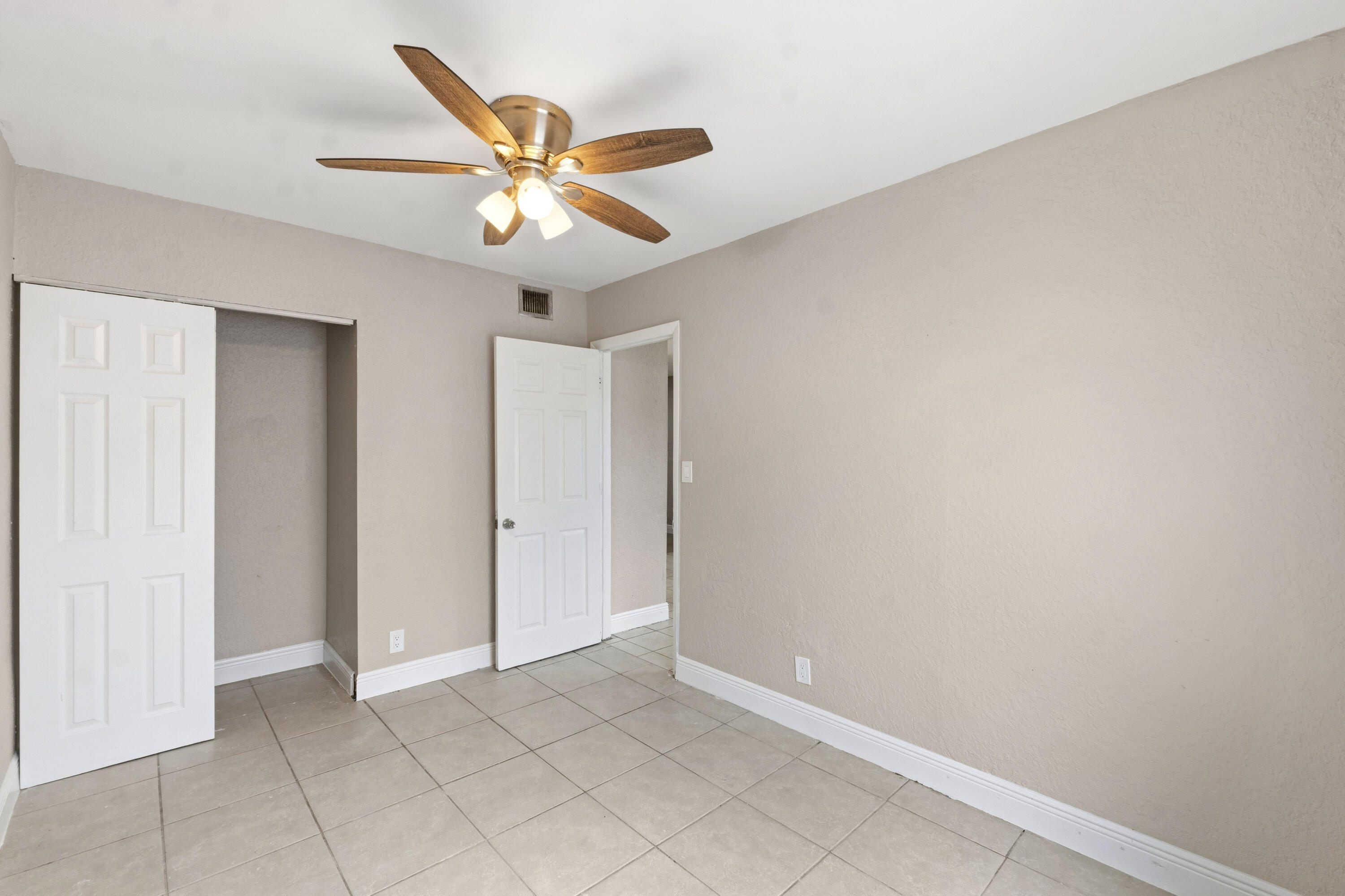 166 Southwest 3rd Street, Unit AD Deerfield Beach, FL 33441 - Photo 19 of 33 166 SW 3rd St_015
