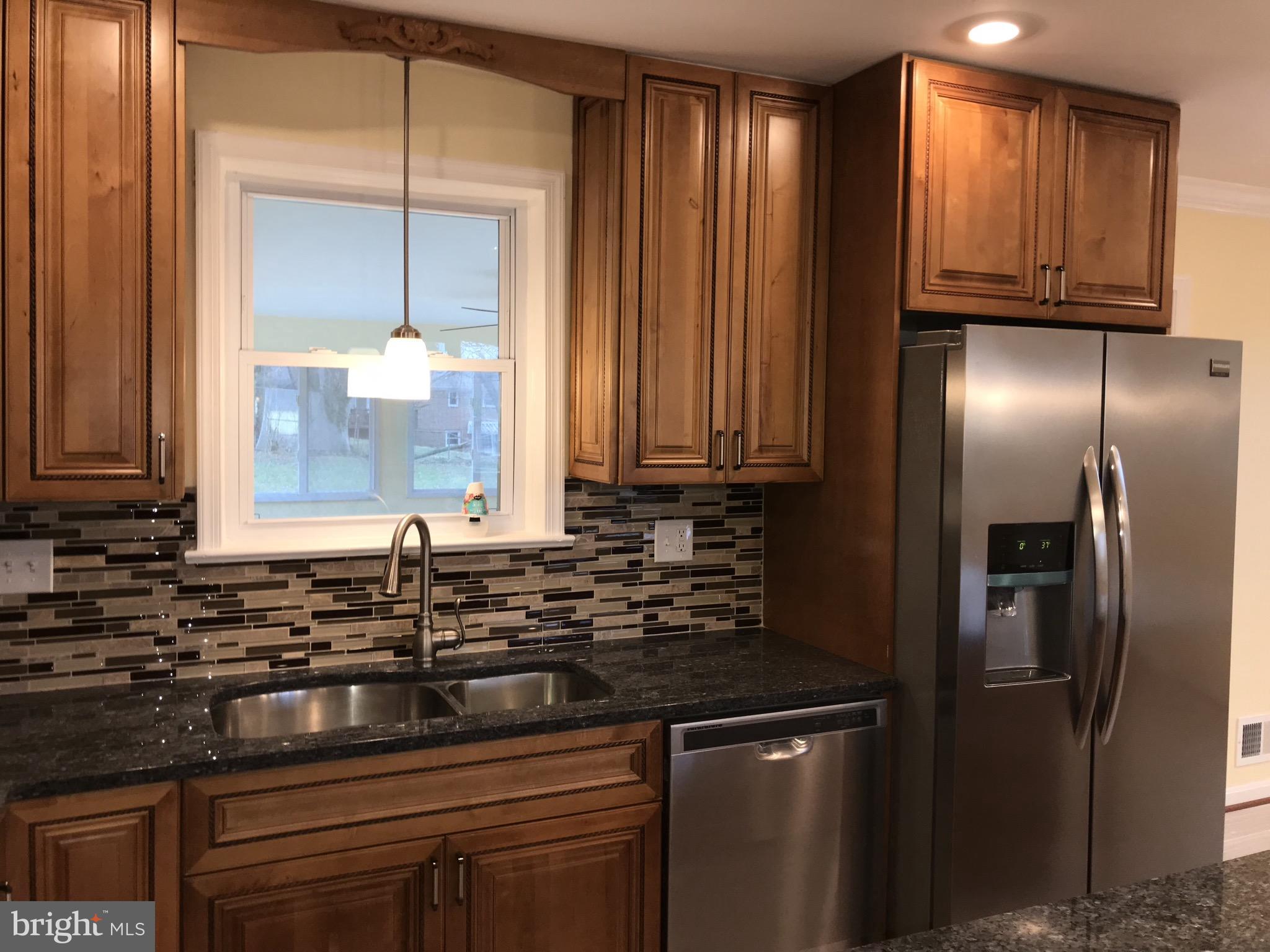 12914 Glynis Road Clinton, MD 20735 - Photo 5 of 30 Kitchen