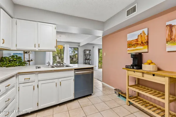 $195,000 | 8702 Como Lake Drive, Jacksonville, FL 32256