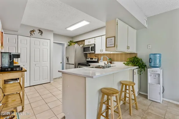 $195,000 | 8702 Como Lake Drive, Jacksonville, FL 32256