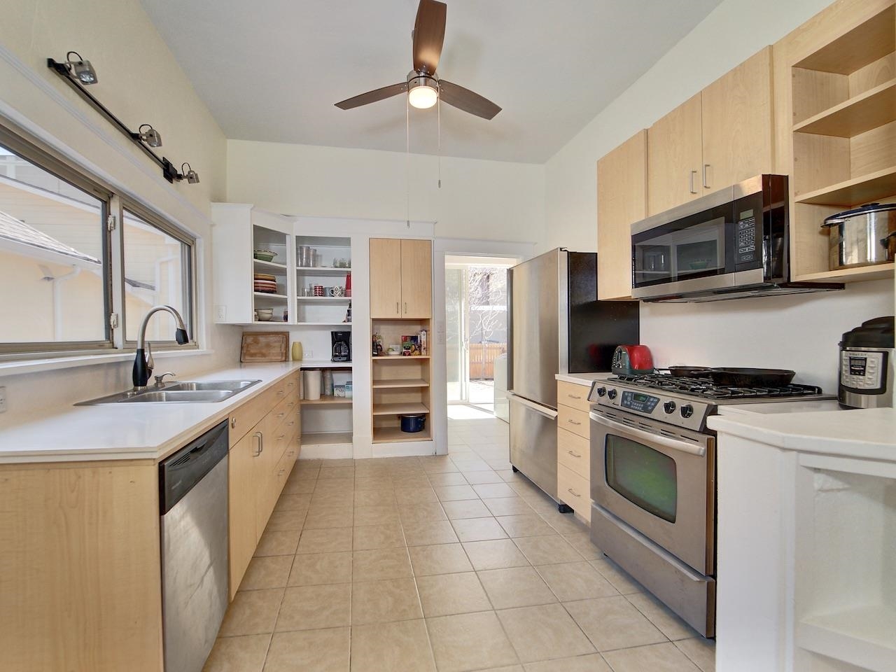 819 Rood Avenue Grand Junction, CO 81501 - Photo 5 of 34 Gallery Image 5