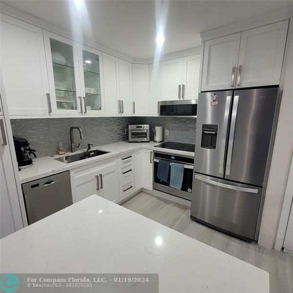 441 Southeast 10th St Unit D202  