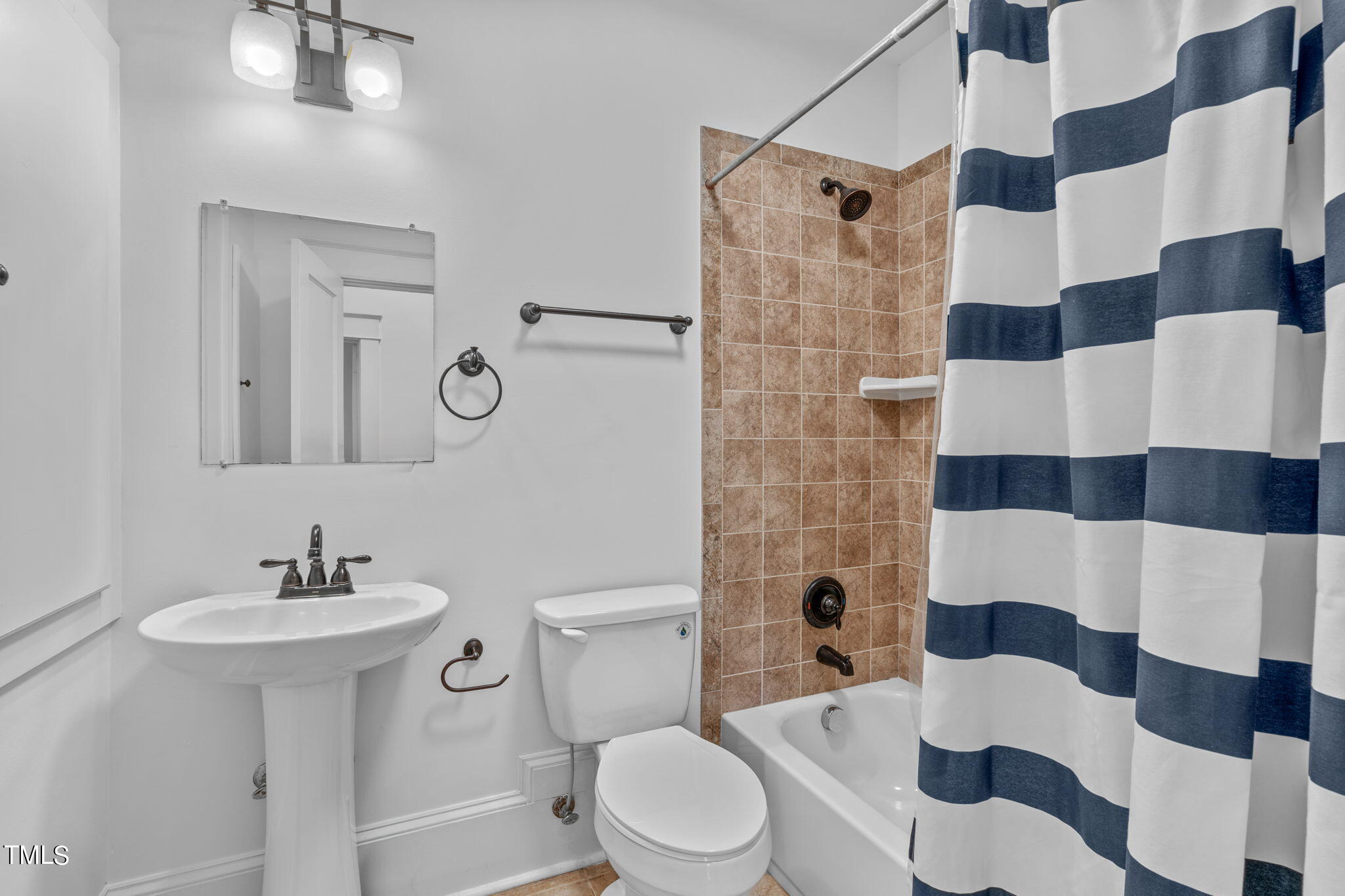 227 Hudson Street Raleigh, NC 27608 - Photo 19 of 43 A-17