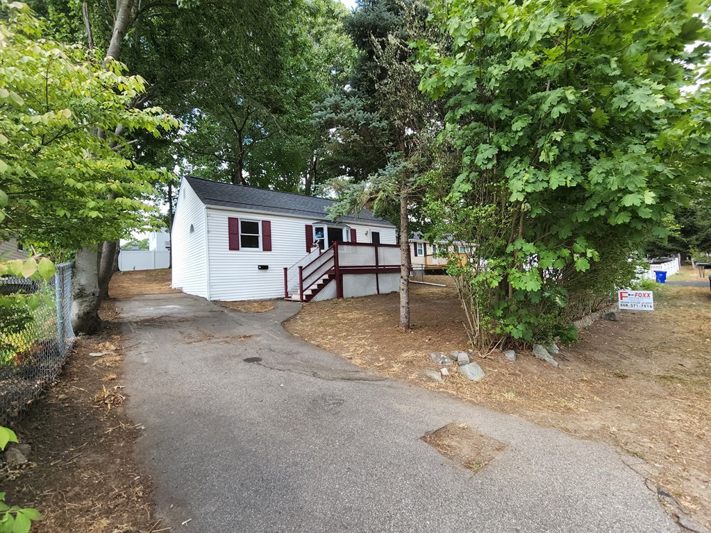 10 Clover Road Holbrook, MA 02343 - Photo 1 of 25