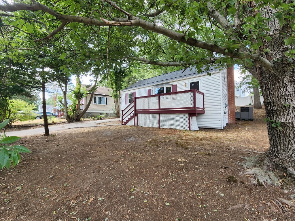 10 Clover Road Holbrook, MA 02343 - Photo 3 of 25