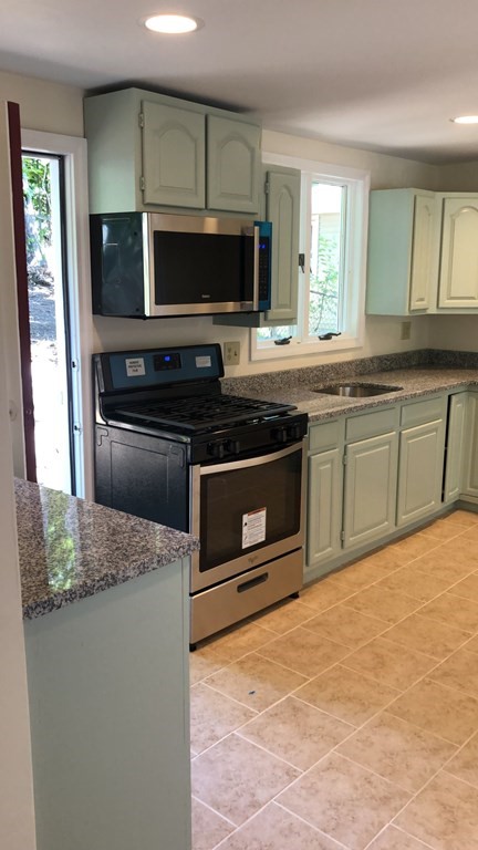 10 Clover Road Holbrook, MA 02343 - Photo 8 of 25