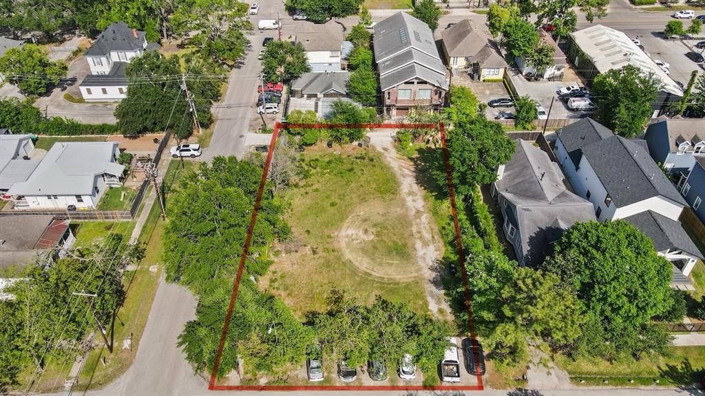 224 West 8th Street Houston, TX 77007 - Photo 1 of 9 an aerial view of residential houses with outdoor space